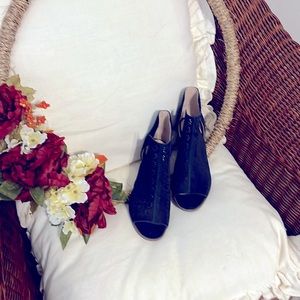Crown & Ivy booties